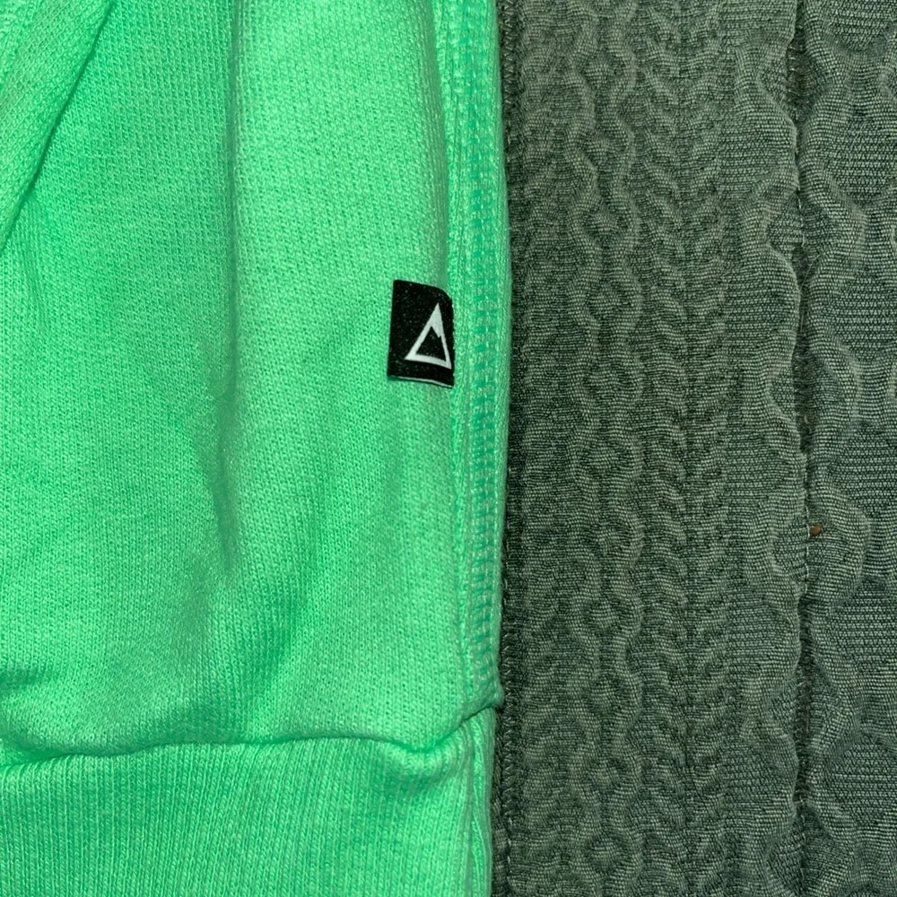 Hanes Crewneck Sweatshirt - Mint Green - Picture 4 of 5